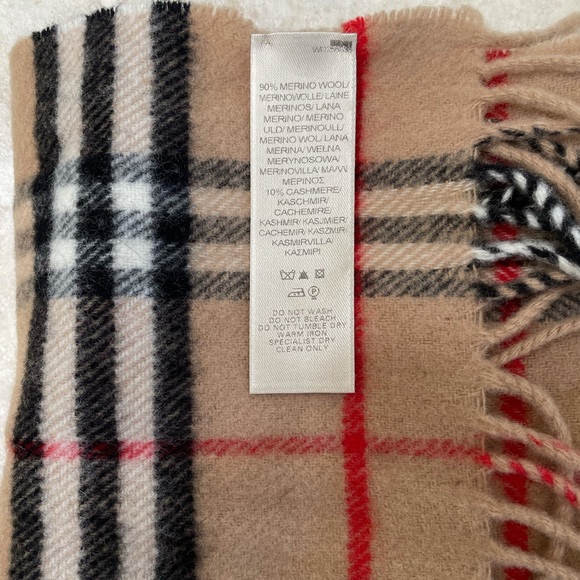 BURBERRY Mini Cashmere Scarf - Picture 3 of 5